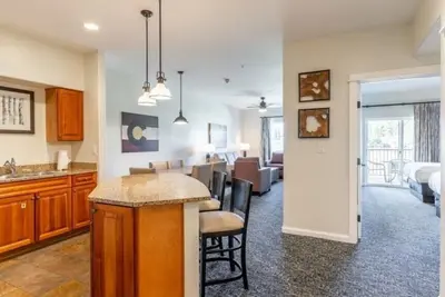 Image de 2 Bedroom 2 Bath Condo at Steamboat Springs Co- Dec 10-15 - 5 Nights