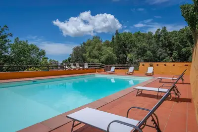 Image de Belle maison de vacances privée avec piscine privée, Wifi, Tv, patio, animaux admis et parking