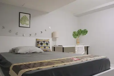 Image de Central Etobicoke Bedroom - near Subway Station