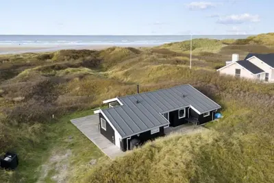 Image de \"Mirla\" - 50m from the sea by Interhome