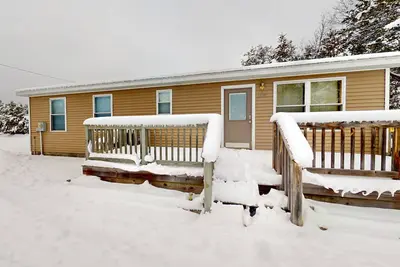 Image de Wilderness retreat with lake access, kayaks, grill, W\/D, & Ac - dog-friendly