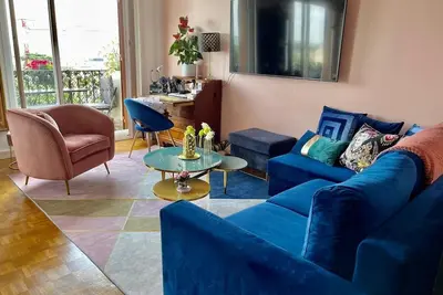 Image de Cosy, Confortable Ideal Pour les Jeux Olympiques Jo