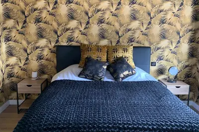 Image de Gîte paisible proche du Mans avec piscine privée, 4 chambres, Wi-Fi et parking gratuit
