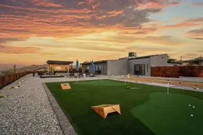 Image de Desert Dreamscape-PoolSpa-MiniGolf