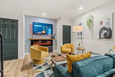 Image de Family-friendly 2br Condo with Free Parking!