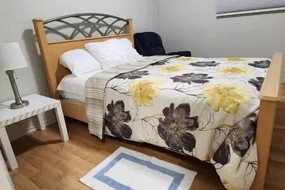 Chesskings Guest House - Unit 1 Notredame Avenue