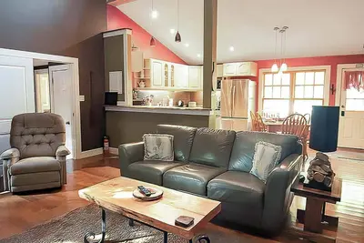 Image de Charming 2br Forest Cabin—Little Tub Harbour