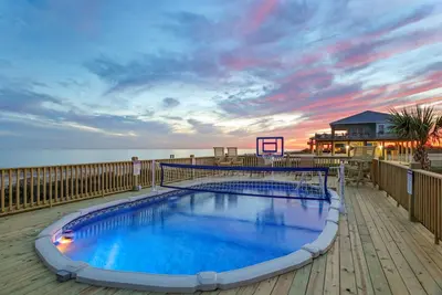 Image de BeachfrontHeatedPool! 2HotTub! Wedding! EventParking! Sleep32! Pets! Starlink! PuttPutt