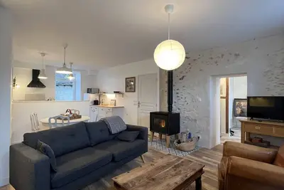 Image de Grande Maison de village 6 couchages centre Brie  proche nombreuses destinations