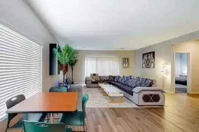 Image de Newly constructed Terrific Townhome. Furnished with all new amenities!