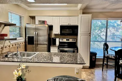 Image de 25% Off I02 -  Dfw Modern Condo 2bd1ba near Airport & Medical