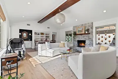 Image de Luxury 4br/3b - Designer Home with Tesla Charger - Near Utd
