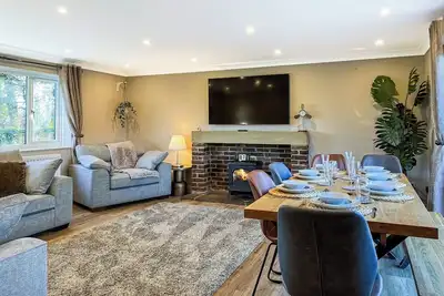 Image de 4 chambres à coucher à Spath, near Uttoxeter