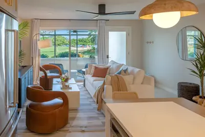 Image de Sapphire Beach Retreat - Luxury Condo