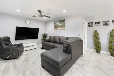 Image de ★Newly Remodeled★Gated Pool★Family Friendly★Near Central Phoenix & Downtown ★