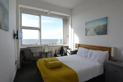 Image de Appartement-Supérieure-no pets first floor-Douche-Vue mer