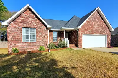 Image de Book in Biloxi/Ocean Springs for summer/fall! Spacious house for work / vacaton!