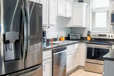 Image de Lux Penthouse Downtown Cleveland - Rooftop Hot Tub\n\n