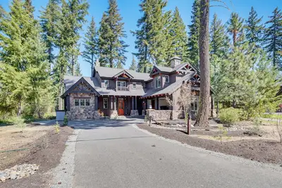 Image de Spacious Cle Elum Cabin on Golf Course w/ Hot Tub!