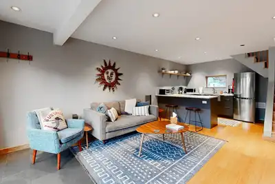 Image de Enchanting mountain condo with patio & amazing views - near skiing