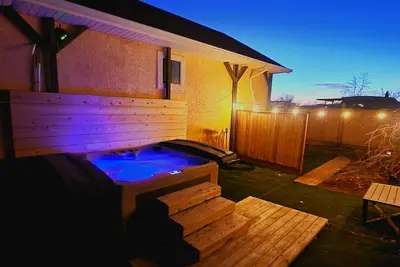 Image de Modern Tiny Home with Hot Tub
