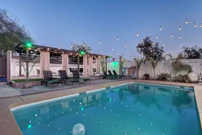 Image de Scottsdalestays 6bdrm-4bath-14 Beds-Pool-Spa-Theater by Events-Golf Courses.