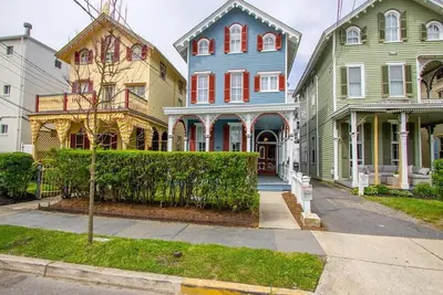 Image de Half Block to Beach, Parking, A/C, Linens Included