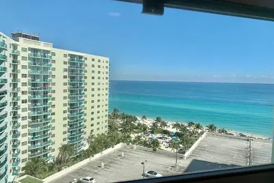 Image de The Tides Oceanview 2 Bdrm Beachfront Condo in Hollywood Fl