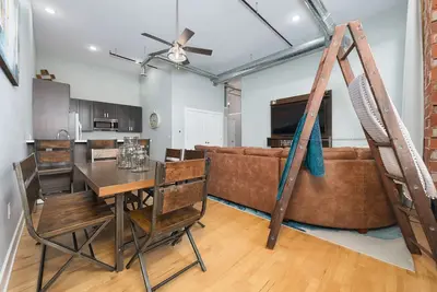 Image de Central Lofts condo- year round pool- hot tub- close to beach