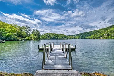 Image de Summersong Lane, situated on Lake Glenville - 4 bedrooms and 4. 5 bathrooms.