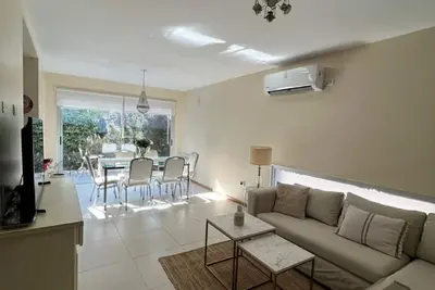 Image de Espacioso duplex cerca del mall Palmares
