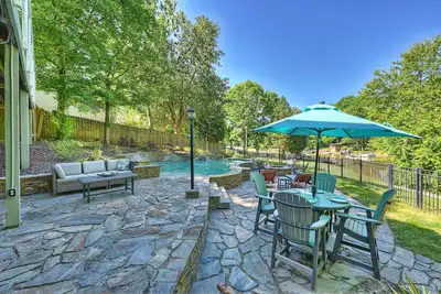 Image de Sun Up, Sun Down by AvantStay | Pool w/ Waterfall
