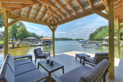 Image de Dock Holiday by AvantStay | Custom Home + New Dock