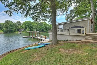 Image de Family Lake House Retreat by AvantStay | Sleeps 28