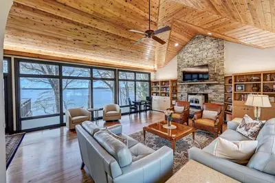 Image de Landover Lodge by AvantStay | Waterfront + Dock