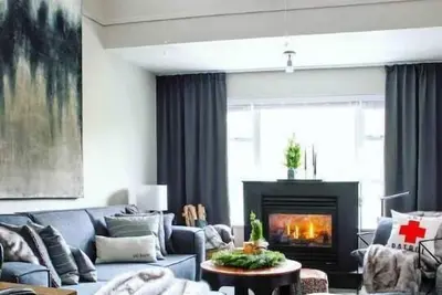 Image de The Eden Whistler - Luxury 2 Bdrm Ski in / Ski out