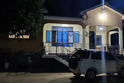 Your Home in the Heart of Arusha: Cozy Homestay with Mt. Meru Panoramas!