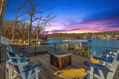 Image de Rustic Retreat - Fire Pit and Private Dock!