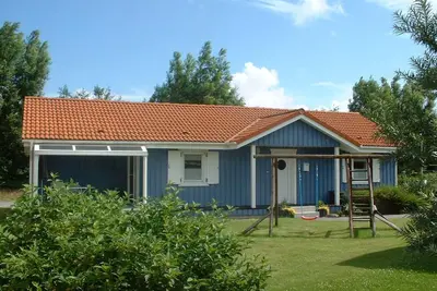 Image de Komfortables Ferienhaus in Holzbauweise für Fünf Personen