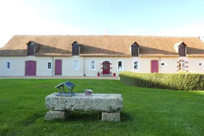 Image de Gîte familial à Vald'Yerre : détente, jeux et charme rural pour 8 personnes