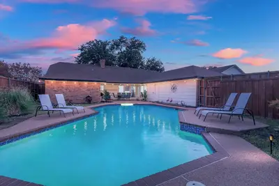 Image de Backyard Oasis w/ Pool + Spa and Huge Game Room