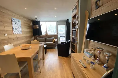 Image de Appartement cosy proche pistes et remontées avec balcon, accès wifi