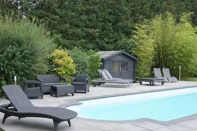 Image de Grand gîte familial pour 6 à 9 personnes. Situé en zone hippique au calme.