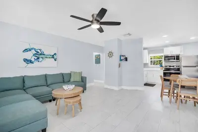 Image de Pool-Hot tub-Golf Cart-Steps to Beach-Pet friendly