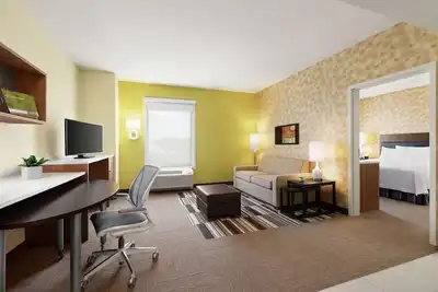 Image de Travel in Comfort! Outdoor Pool, Free Breakfast, Close to Savannah Airport