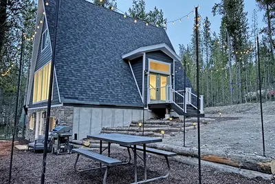 Image de Kabino: Hot Tub, Nestled in the Woods, Arcade Game, Fire Pit, WiFi