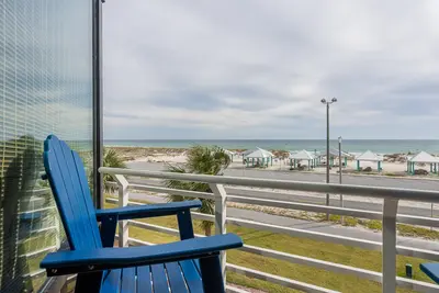 Image de 2 Full Gulf-front balconies, Easy Beach & Sound Access! - Pbc254