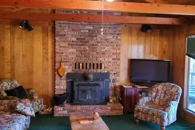 Image de Lake Almanor Cabin near Rec 1 & 2 with lake view.