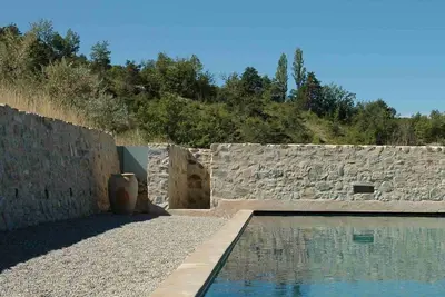 Image de Bastide avec piscine - 5 chambres - classée 4 étoiles
