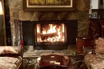 Image de Relax at Lake Front Luxury Lodge-Near Yosemite-Pool Table-Private Dock & Lake -2